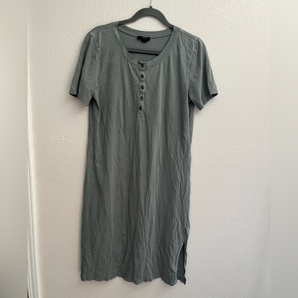 J Crew Midi Henley Knit T-shirt dress
Size Medium - Picture 2 of 10